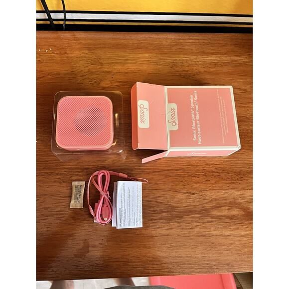 Sonix pink compact Bluetooth Speaker from FabFitFun Traveling Camping New In Box - Picture 2 of 2